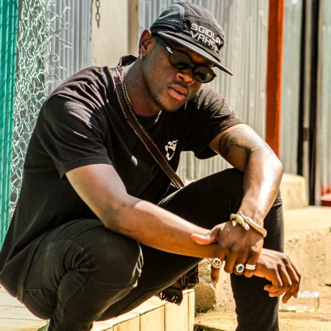 MichaelkushSa's tweet image. Ngiyazwakala 👏🏾🚀🚀

#capite #SkKhoza #GrammyAwards  #ElonMusk #Megalo