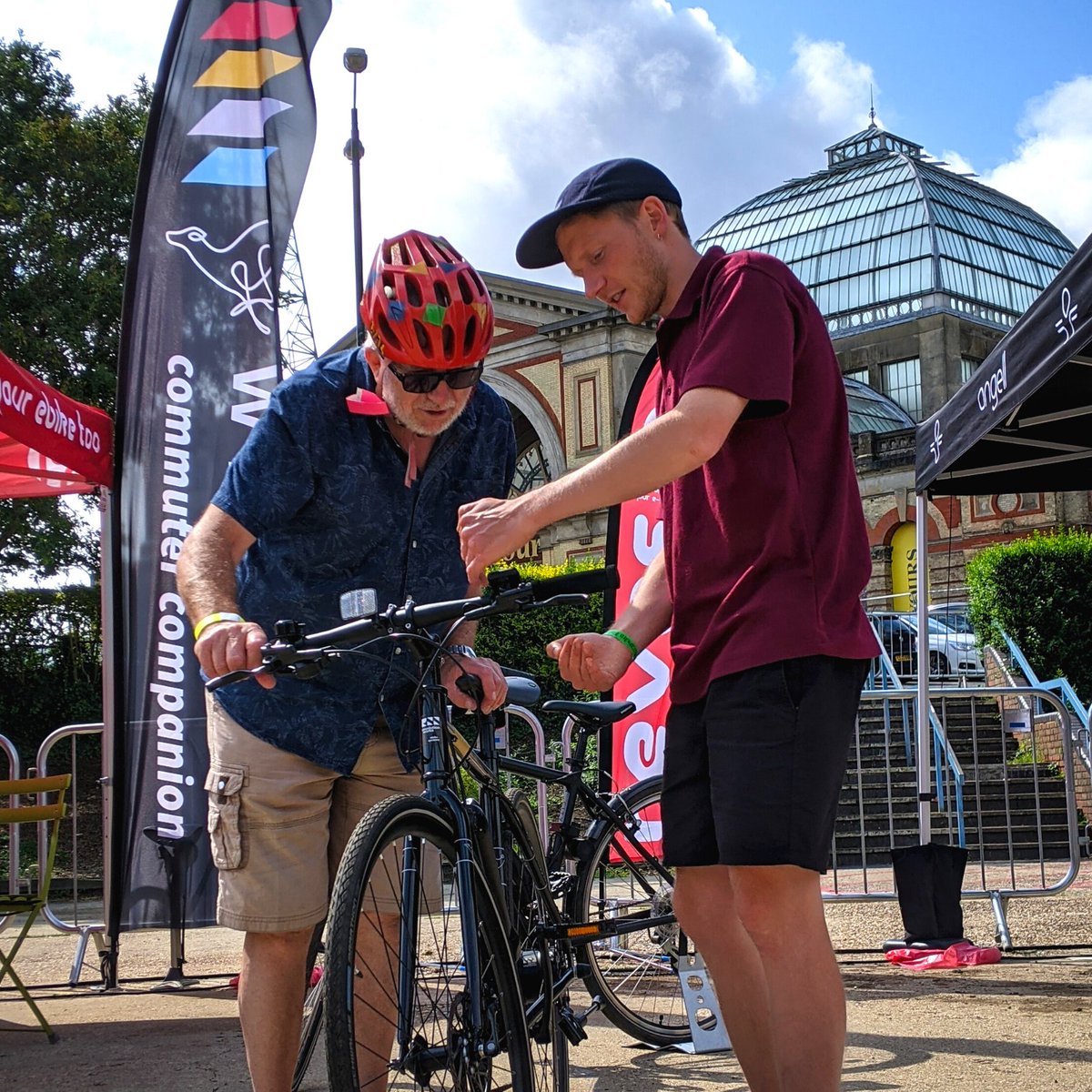 Revworks_ebikes's tweet photo. Here’s a throwback to the revolutionworks team at @CycleShow 
With the show this month on the 22-24th we are getting excited to ride with you! 
 The products are actually made in our workshop in Bristol, so our team has a wealth of knowledge and will happily answer any questions https://t.co/eH20Eupeqz