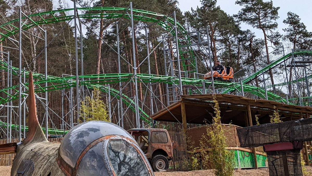 So fährt die neue Achterbahn 2022 im Freizeit-Land 
<a href="/FGeiselwind/">Freizeit-Land Geiselwind</a>: „Taka Waka“ im Onride-Mitfahr-Video ➡ parkerlebnis.de/freizeit-land-…