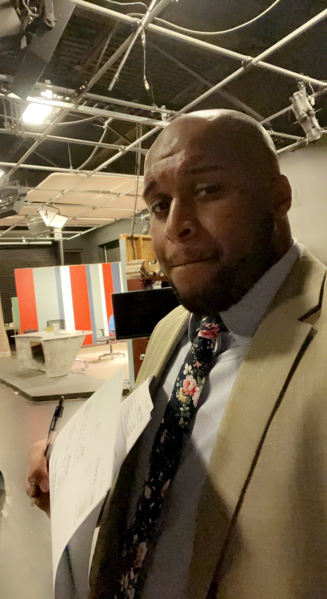 MaxSports_News's tweet photo. Be sure to tune in this week for another Thursday show! ☀️🎙 https://t.co/mUplTLBABC https://t.co/ZYnwKJknaK