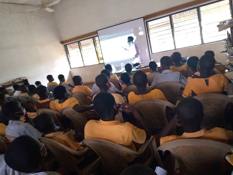 ghanalibraries's tweet photo. The Ghana Library Authority ( GhLA) in partnership with the Vodafone Ghana Foundation through it's implementers (Youngstars Development Initiative) of  the Instant Schools, organized a training session for basic schools in the Hohoe district on 22nd March, 2022. https://t.co/s2fzwdwEle