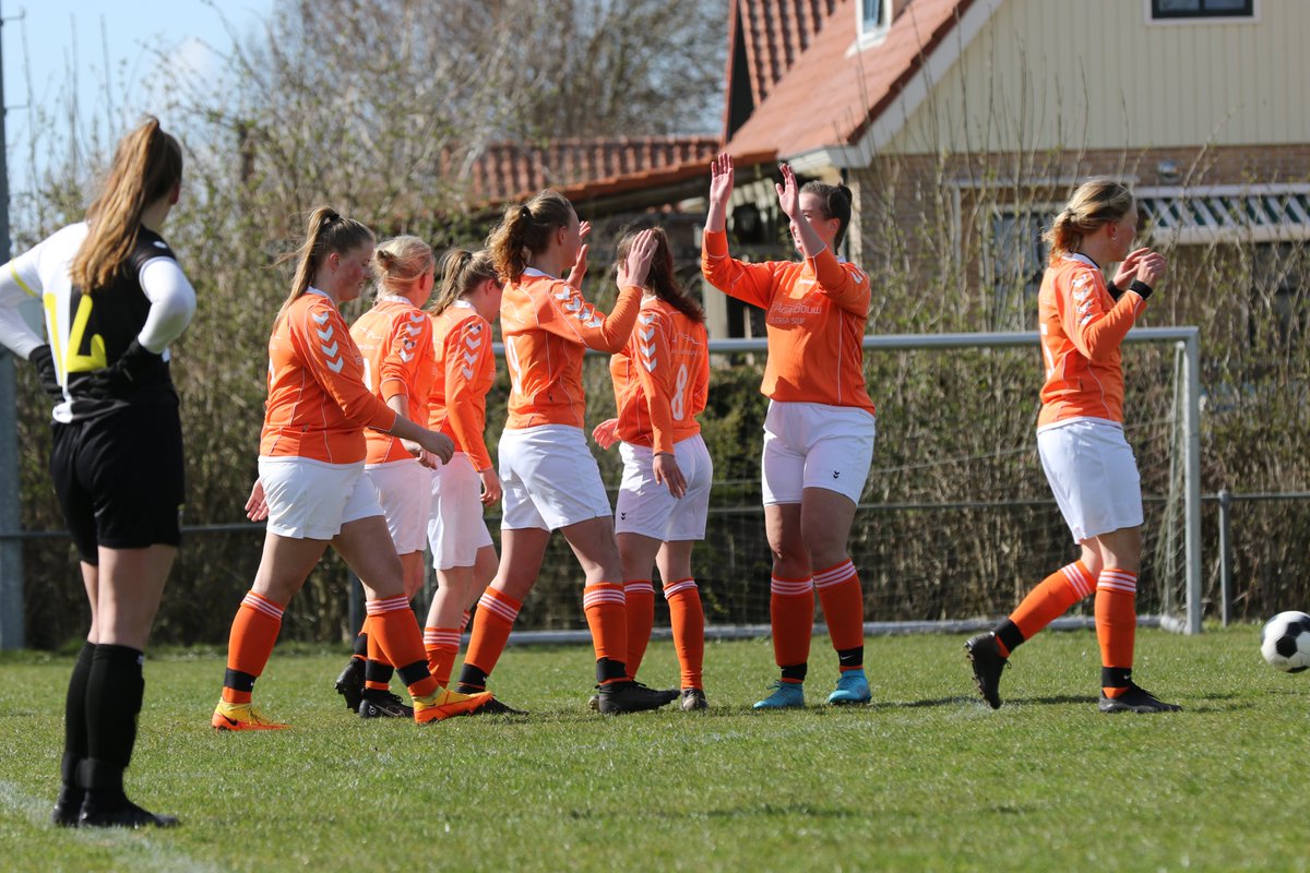 vvoudegaw's tweet photo. 📆⚽️Restearend programma Aldegea VR1:
Sneon 9 april: VVI VR1 (nr 5) - Oudega VR1.
Sneon 16 april: Mildam VR1 (7) - Oudega VR1.
Sneon 23 april: Oudega VR1 - De Sweach VR1 (4).
Sneon 30 april: Oudega VR1 - sc Bolsward VR1 (2).
Sneon 21 mei: Oudega VR1 - QVC VR1 (3). https://t.co/4VM5V0CWt0