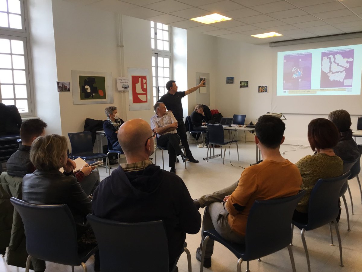 RT <a href="/dane_nancy_metz/">DRANE Nancy-Metz</a> RT <a href="/AniellaLEBEAU/">Aniella Lebeau</a>: Enseigner avec le #numérique en #Meuse ⤵️
Poursuite du colloque avec des ateliers inter-degrés Calcul@tice, démonstration de matériel #EXAO, laboratoires numériques #TER Ciel de Meuse, projet #MAO, web média, #webTV…