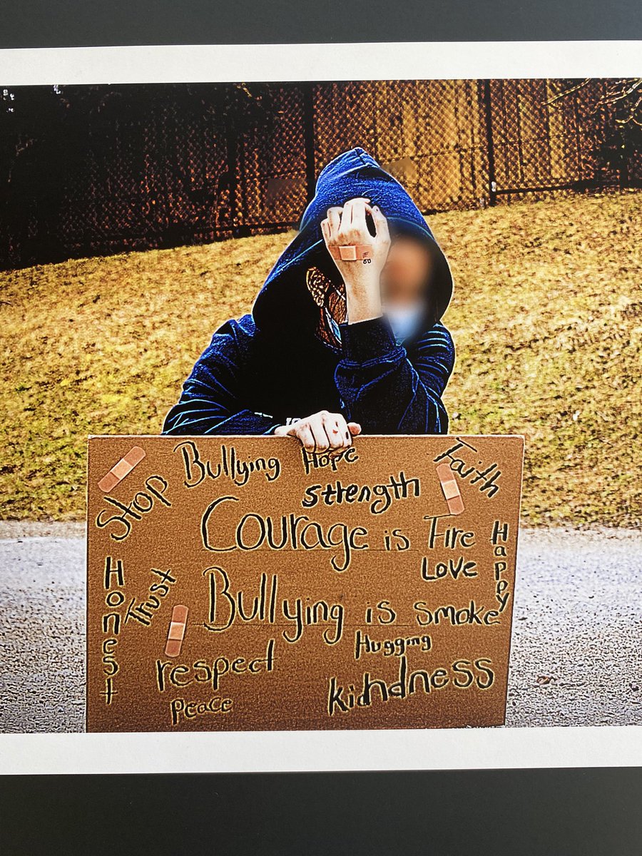MrsSaturno's tweet photo. Photography Exhibit sneak peak! So proud of these talented artists 📸 #makingachange @stjosephguelph @kyrie_meyer @WellingtonCath https://t.co/qKoHegxAoP