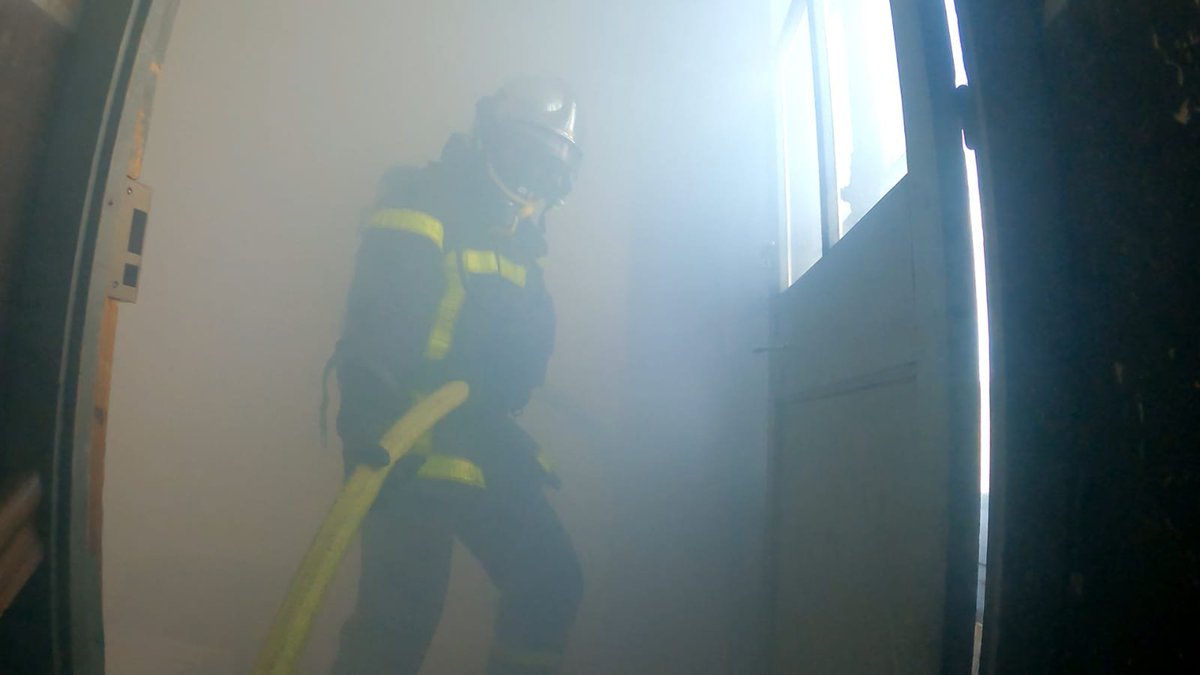 Sdis76's tweet photo. 🔥 Entrainement #incendie à Cailly
ㅤ
Les sapeurs-#pompiers de #Cailly et de #Servaville se sont entrainés ce week-end. Une formation mutualisée et des échanges entre les équipes.
ㅤ
S'entrainer à porter secours, toujours, pour être prêt. https://t.co/UX0KfTZXuU