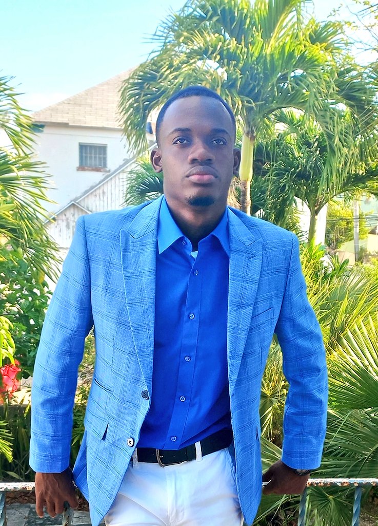 JayJeune00's tweet photo. I stopped and stared in silence, 
Subdued by the scintillating shine of success.
Trusting God in the process.

#Love #AutismAwareness
#RoyalBlue #Melinan https://t.co/QZbayIKipT