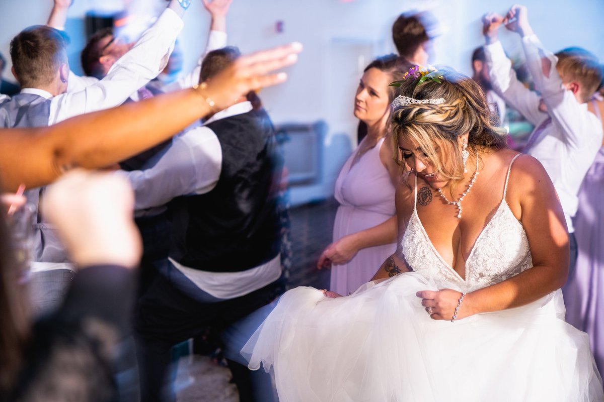 TimelineVisuals's tweet photo. What is your go to dance move?
Personally, I default to the chicken dance.

https://t.co/N5H8TpKSns

.
.
.

#weddingphotography #njweddings #nyweddings  #weddings #weddingday #weddingblog #photojournalism #weddingday #love #engaged #gettingmarried #newjersey #morristown https://t.co/j0Q7p6SjiU