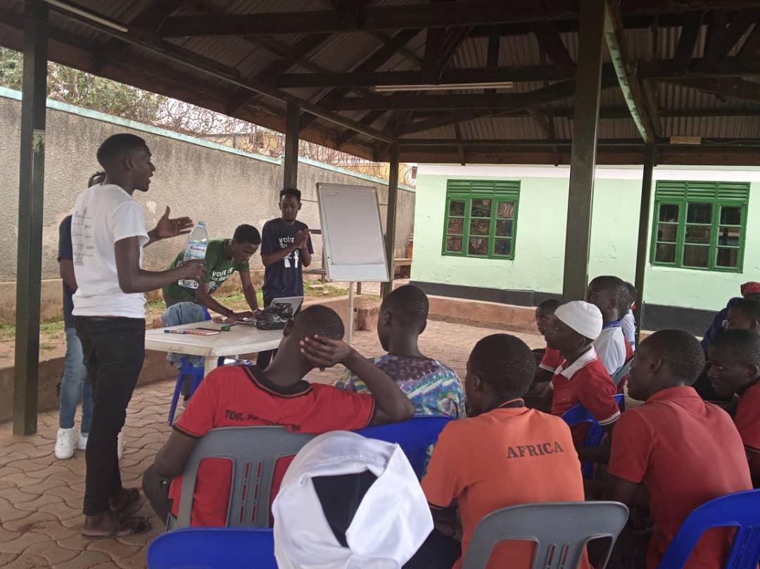 busulwapaul3's tweet photo. It was so pressure to  share my experience on how climate change ramifications affecting our communities  and how the world calls us to act  any action counts, especially youths, with @voiceofheros, Uganda and @KYouthCentre.
Let us act,
@MYPLANET44 
@KawempeP https://t.co/EUuzUK240w