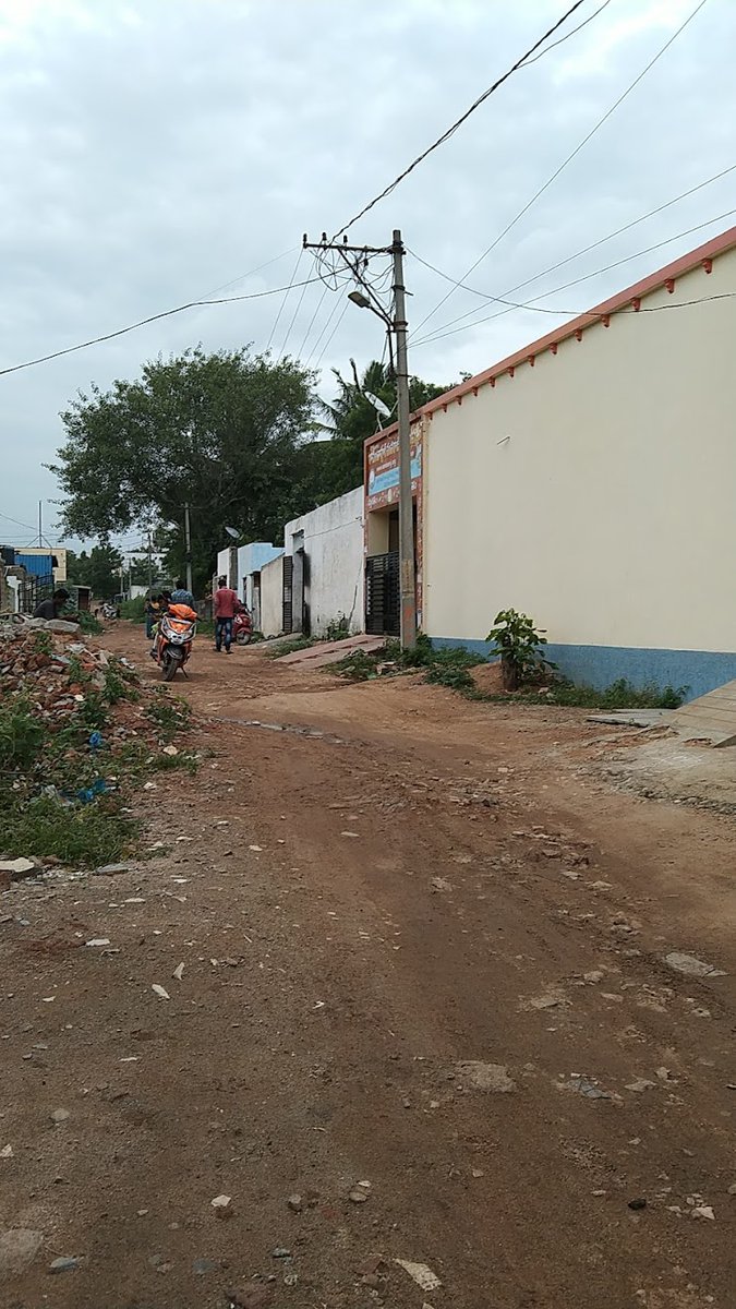 Decorationeven1's tweet photo. sai krishna colony ramanthapur bhaghayat we don't have drainage roads &amp; house number for 1500houses i request to my hornable officers &amp; ministers to please provide us the facilities @TelanganaCMO @KTRTRS @GHMCOnline @GadwalvijayaTRS @CommissionrGHMC @DC_LBNagar @GandhamNagesh88 https://t.co/xhW8PM8YGa