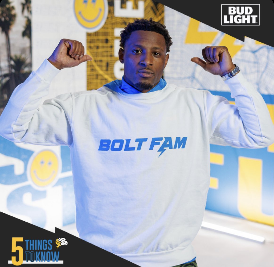 JenniferMills21's tweet photo. I’m glad to get rid of Bot accounts, so now it’s time to get some more real fans. Once I reach 12K, I’ll give away another one of these sweatshirts. RT for your chance to win. Happy Monday y’all. #BoltFam #BoltUp⚡️⚡️⚡️ https://t.co/lZoNmxxpvV