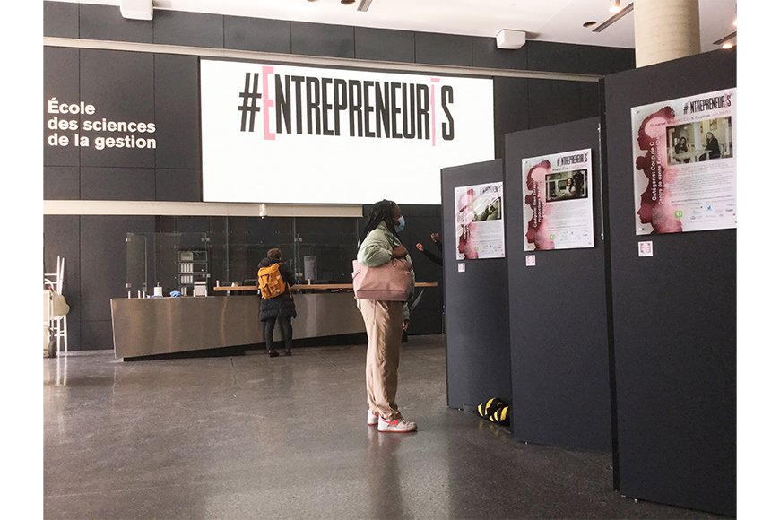ChriConstantini's tweet photo. Ravie d'accueillir l'exposition photo du projet #EntrepreneurEs à l'#ESGUQAM en collaboration avec le #GEST. Expo à découvrir tout le mois d’avril dans le hall du Pavillon DS ! https://t.co/cvwGYRarkh