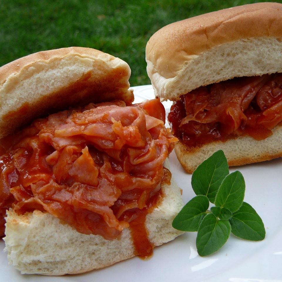 wqed's tweet photo. Of course @primantibros is iconic in #Pittsburgh when it comes to sandwiches... But what kind of ❤️ does @IsalysNation's ham barbecue have in your 🖤💛 hearts?  #JustAsking #AlmostLunchtime #ChippedHam #GreatWithChipsAndAPickle #TailgateClassic https://t.co/pdVTEqgbBp