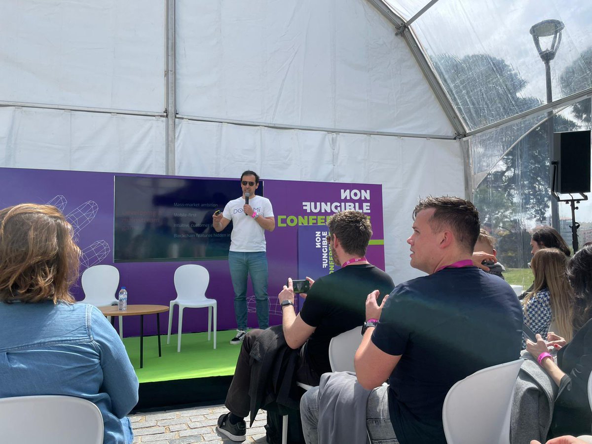 bilalelalamy's tweet photo. It was so sunny in Lisbon, I tried doing my @Dogami presentation with my 😎 ! @NFCsummit #KeySuccessFactor https://t.co/QePHWAHnOl