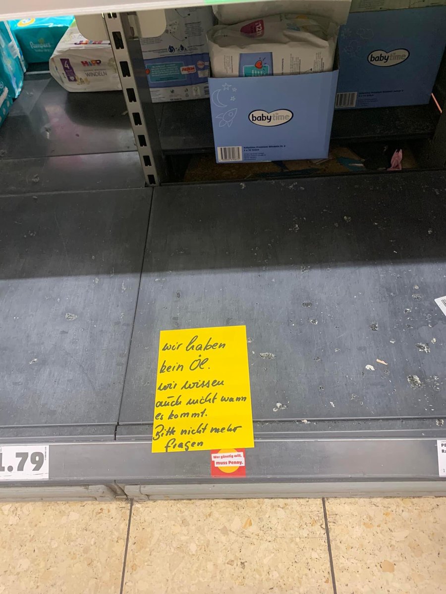 CateTeaches's tweet photo. It might be time to buy an air fryer!
The cooking oil section in my local supermarket. The bottles on the shelves are actually vinegar🤦🏻‍♀️. The sign reads “We don’t have any oil. We also don’t know when it will come. Please don’t ask (about it) any more!”
#2022life https://t.co/DJM406zkEV