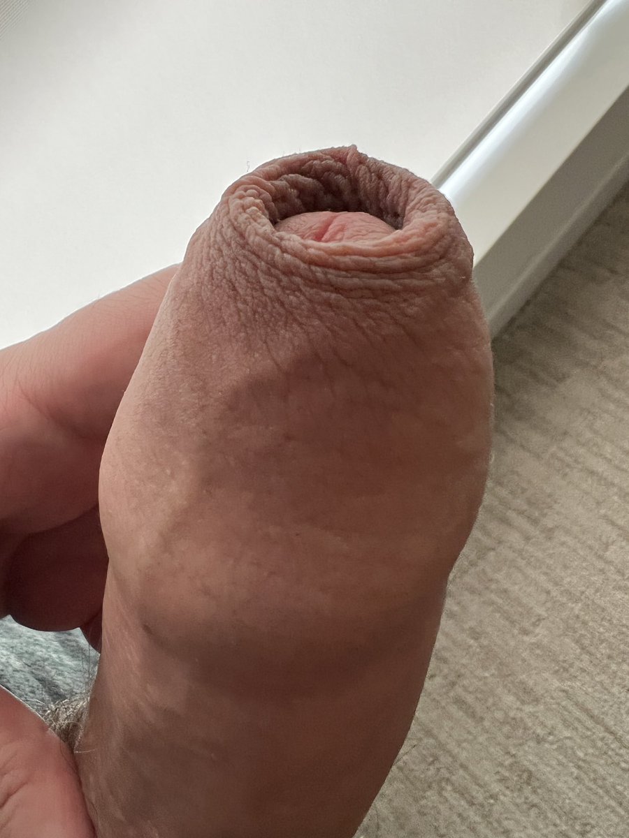 Roshi_AD's tweet photo. Happy 4/4 Foreskin Day! 🍌 https://t.co/WkB4z9plZt