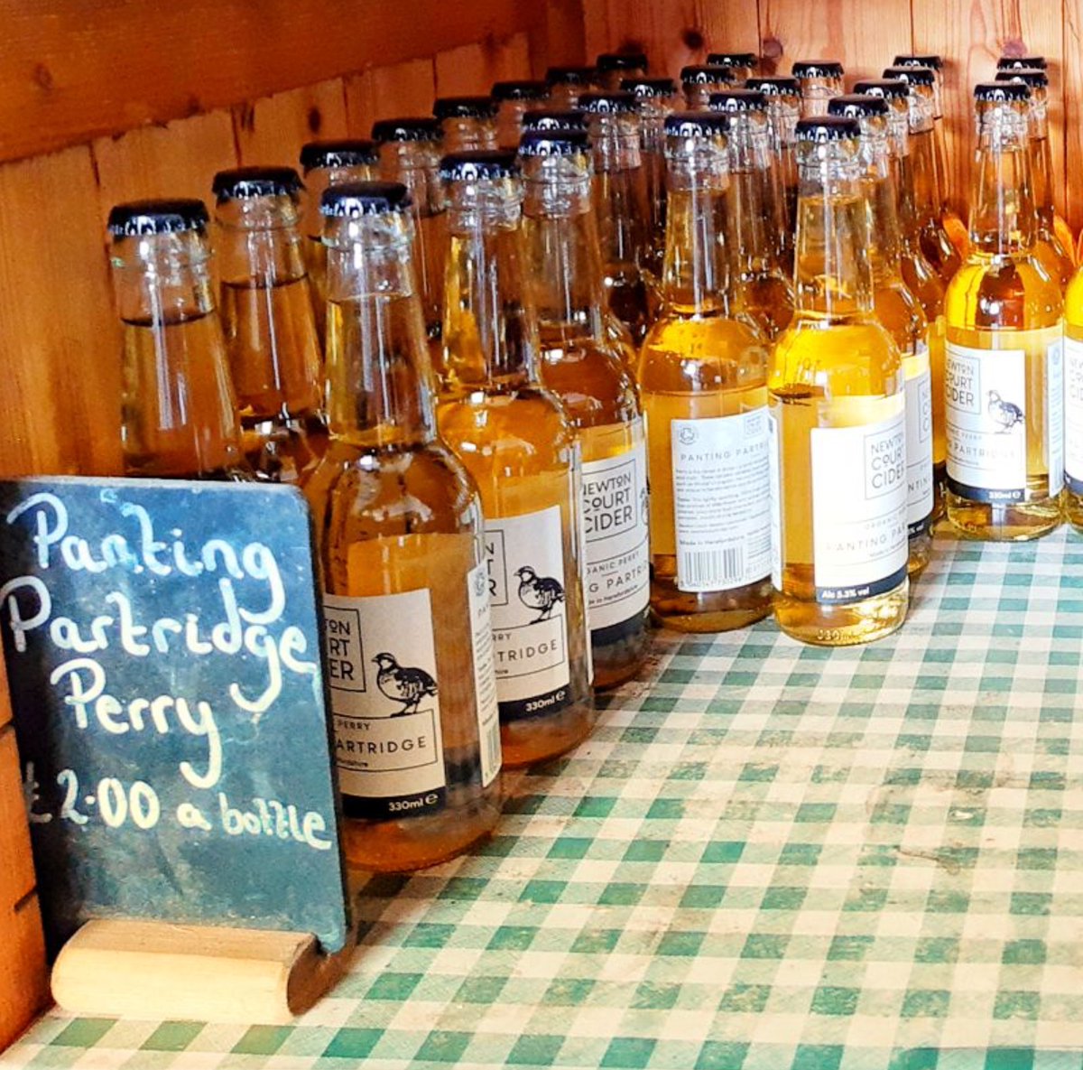 NewtonsCider's tweet photo. Thank you for the fantastic review Peter! It was an absolute pleasure having you visit. We look forward to seeing you again soon.
Want to take our cider tour for yourself?
Book your slot here;
https://t.co/BjBiCSXezl
#Cider #CiderTour @VisitHfds https://t.co/ETyvtqn2El