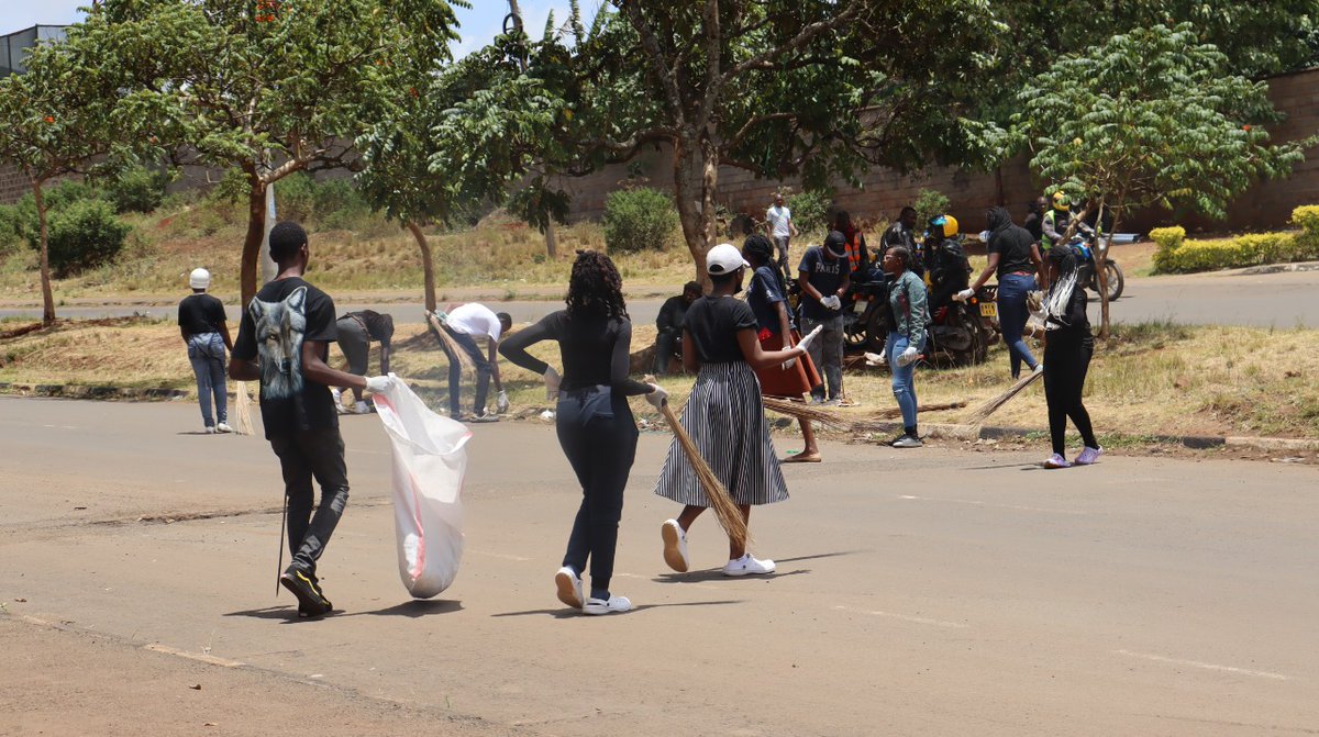 KenyaGirlGuides's tweet photo. KGGA 's #HerTheGreenAmbassador and #Yunitok in partnership with The Memorable Tree Foundation conducted a week long waste management campaign through environment cleanups🧹 ,tree planting🌳 and recycled plastics exhibitions ♻️ .

#ZeroplasticsKE #ForNature https://t.co/NQeu8M4DJE