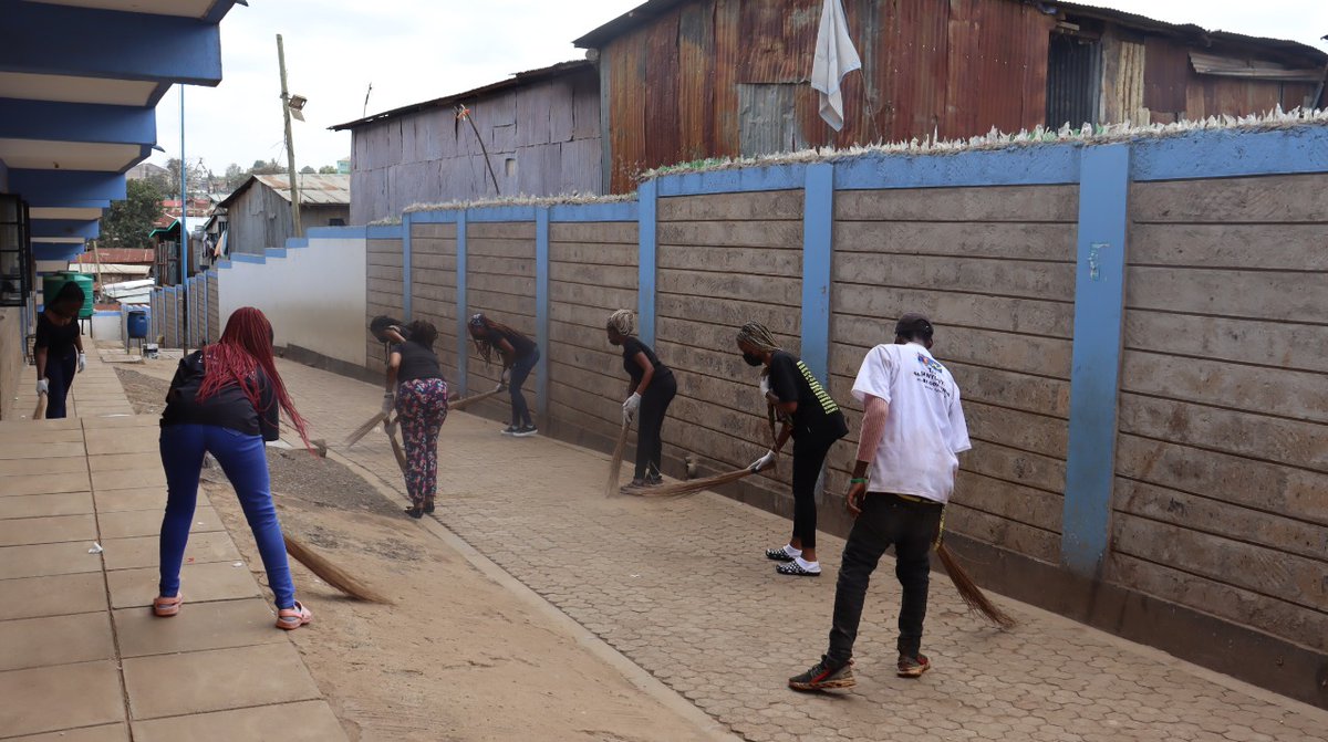 KenyaGirlGuides's tweet photo. KGGA 's #HerTheGreenAmbassador and #Yunitok in partnership with The Memorable Tree Foundation conducted a week long waste management campaign through environment cleanups🧹 ,tree planting🌳 and recycled plastics exhibitions ♻️ .

#ZeroplasticsKE #ForNature https://t.co/NQeu8M4DJE