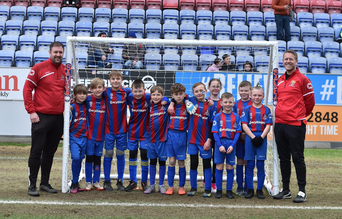 LaticsCommunity's tweet photo. 👋 We welcomed Leigh United U8s and Eastleigh Juniors U9s to Saturday's game as part of our matchday coaching experience!

As part of the day, youngsters enjoyed a training session with staff at Stadium Way and took penalties on the pitch at half time!

#wafc 🔵⚪️ https://t.co/En2qzQ8GBJ