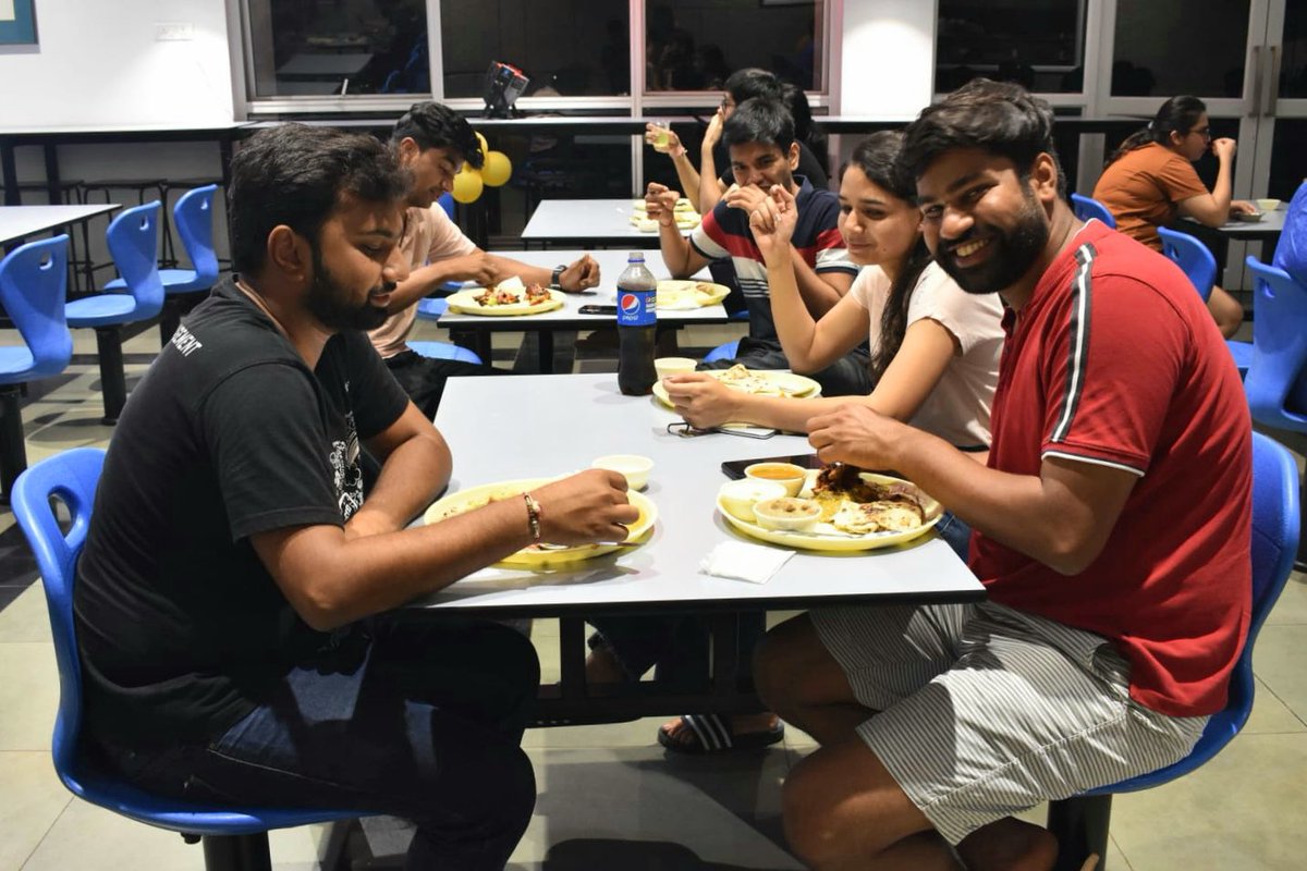 GIM_Sanquelim's tweet photo. Farewells illuminated the campus, but hearts were heavy as the journey of the batch of 2020-2022 came to a conclusion. The 'Farewell Dinner' night organised by The Health Club was filled with good food, fun, and laughter.
#GIM #farewell #fun #laughter #time #Twitter #EventsAtGIM https://t.co/CFhWp9fRTf