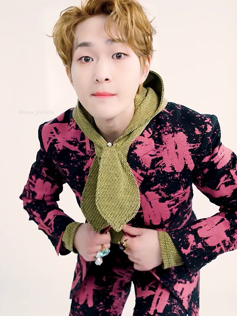 onew_jinki1214's tweet photo. 📸DICE 하이라이트 클립 고화질 보정

토끼가 사람이 되면 대략 이런모습이려나..
🐰🐰🐰🐰🐰
-
#온유 #onew 
#온유_DICE_4월11일6시공개 https://t.co/DGoodCZnsM
