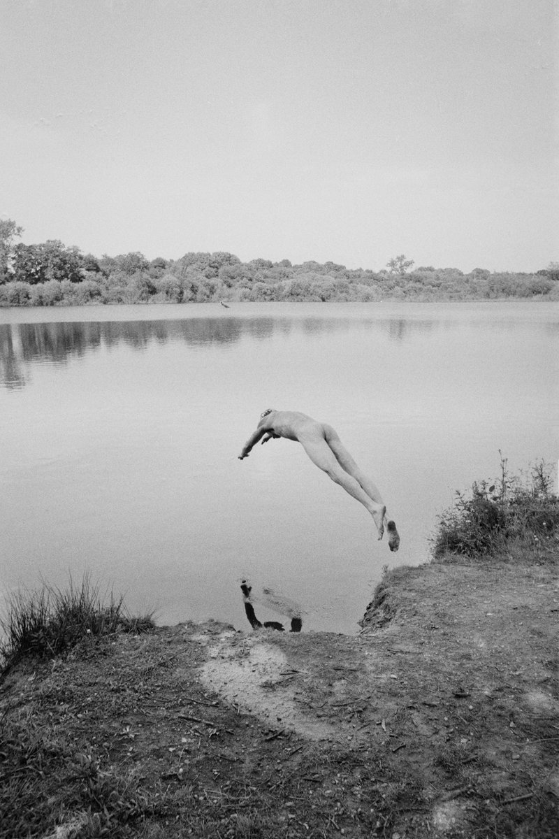 From the Issue 02 gallery wall:

1 Naroa Perez
2 Karene-Isabelle Jean-Baptiste
3 Ida Chloë Lou Olsen
4 Quentin Yvelin

1 2
3 4

blackriver.online/issue-two
#BlackRiverIssue02