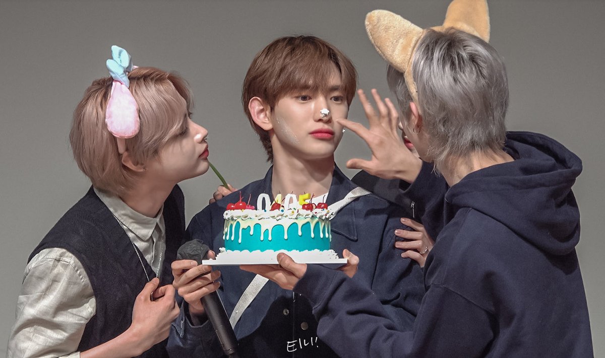 hanbinshwa's tweet photo. 루루야 멋진 생일 보내세용 💙 #의웅이_생일_진짜루_축하해
#SpringPrince_LEW_Day #TEMPEST #LEW #템페스트 #루 https://t.co/xhtpxFREgH