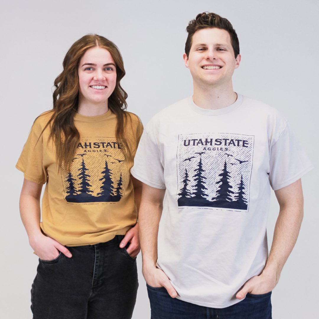 You won’t want to miss this week’s deal!! — Utah State Aggies Forest Stamp T-shirt for $7.99, reg. $13.99!
•
Now thru 4.11.22 while supplies last

usucampusstore.com/Utah-State-Agg…