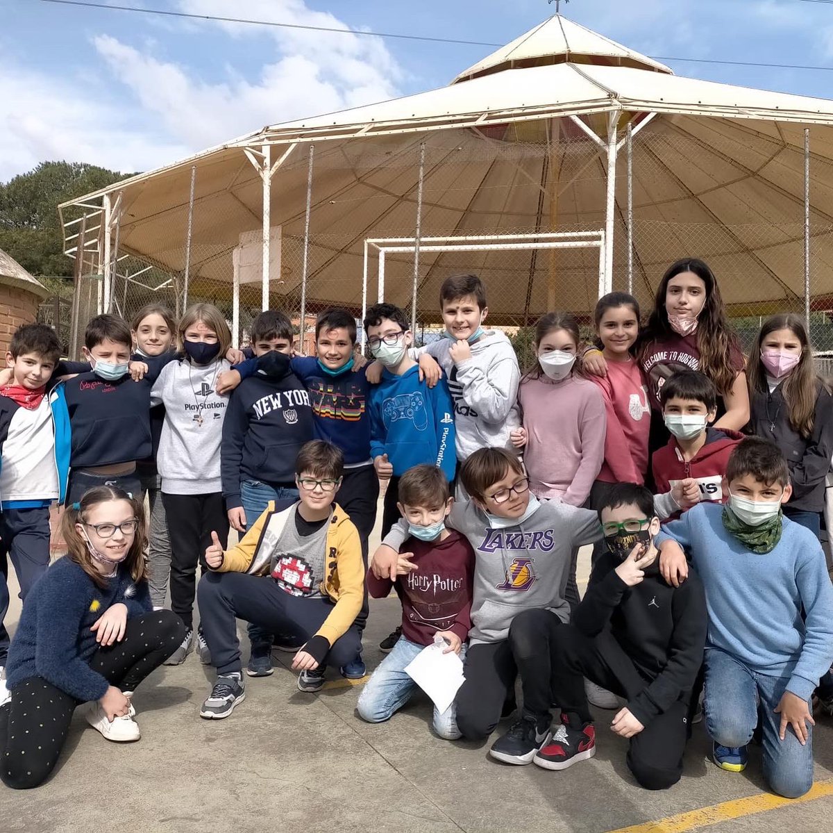 Escolapias_Val's tweet image. Nuestros alumnos y alumnas de 4⁰ de Primaria visitaron la semana pasada el Parque de Tráfico de Gilet. 🚦Allí aprendieron las normas de seguridad vial, el significado de las señales...

#parquedetráfico
#excursionescolar
#escolapiasvalencia
#yosoydeescolapiasvalencia