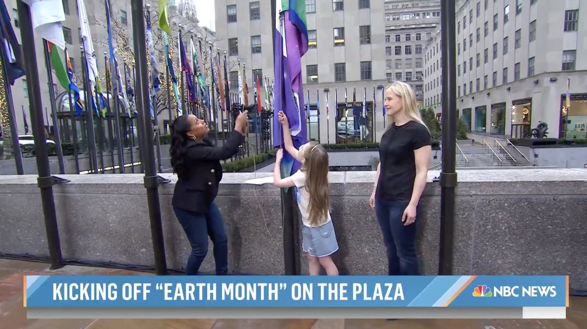 UNEP_NYO's tweet photo. 9-year-old Elle Levine, one of the winning entries for the @rockcenternyc-UNEP-@ClimateMuseum #FlagProject, talks about the art she submitted celebrating the environment on NBC News 🎨
Watch the full segment here:https://t.co/mSA542b2UH https://t.co/3NhraXtxPD