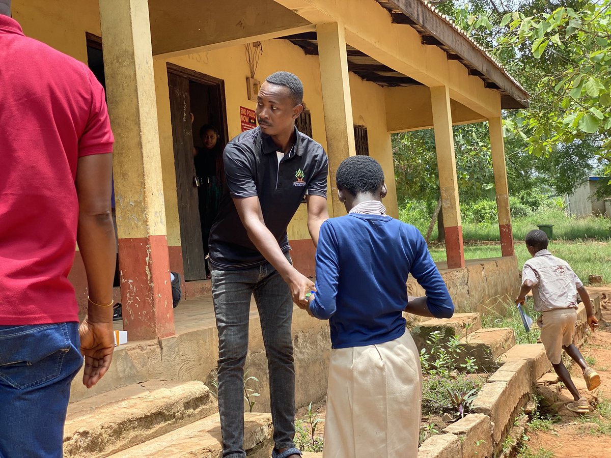 SspGhana's tweet photo. It’s a wrap for this term. 
The pupils of Asenema Basic School in the Eastern region received their writing materials today after months of conversation with the local authorities there to impact education. https://t.co/s0VFjBcVyA
