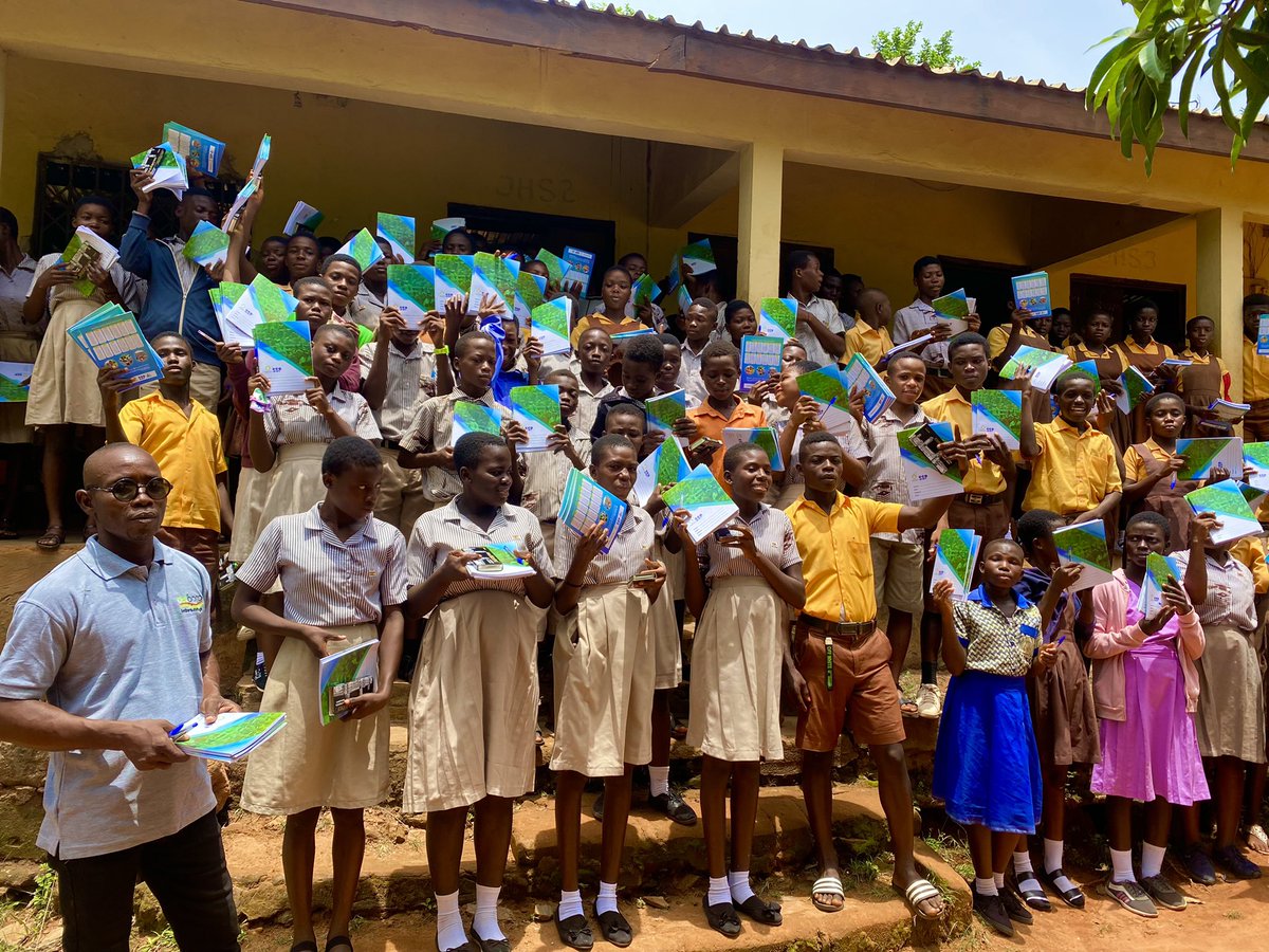 SspGhana's tweet photo. It’s a wrap for this term. 
The pupils of Asenema Basic School in the Eastern region received their writing materials today after months of conversation with the local authorities there to impact education. https://t.co/s0VFjBcVyA