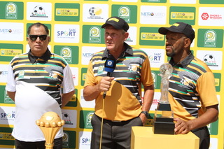 #kayadrive <a href="/KayaOnAir/">On the street. On the air.</a> word on the street says you need a fresh limited #ClassOf96 edition for <a href="/djkeyez/">DJ Keyez 🤴🏾🇿🇦</a> ? We will ask our legend <a href="/MarkFrankWilli2/">Mark Williams 11</a> and sponsor <a href="/MetroWired/">MetroWired</a> to hook you up.