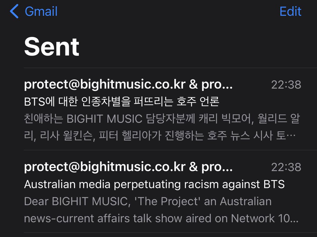 BTSVietnam_SAM's tweet photo. Mọi người gửi mail cho HYBE về vấn đề PBCT của Đài truyền hình Úc 
@theprojecttv đối với Taehyung nói riêng, và BTS nói chung để công ty có biện pháp xử lý và bảo vệ BTS khỏi những thông tin tiêu cực và sai lệch nhé!
Link: https://t.co/vp4FhZWxPz
#StopAsianHate https://t.co/TtuQsBIAWV
