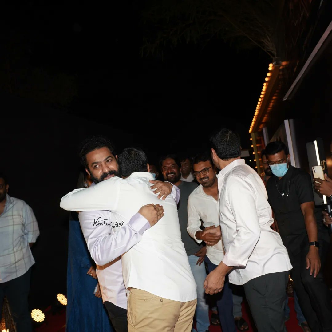 karthiksai9999's tweet photo. Our Bheem @tarak9999 anna arrived at #RRRsucessbash hosted by #Dilraju garu, #sireesh Garu @SVC_official
Pc Clicks: @ArtistryBuzz β€ #KomaramBheemNTR https://t.co/IGTJGii3Kl