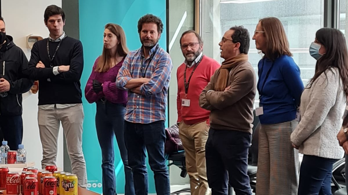 pablocarmenado's tweet photo. Pistoletazo de salida de @jdelauz a las oficinas de @LasRozasInnova que nos acogen desde hace unas semanas.
Talento, emprendimiento, compartir conocimiento y muchas ganas.
Gracias a todos #AlcanTeam #HubLasRozasInnova https://t.co/sT008EBOv4