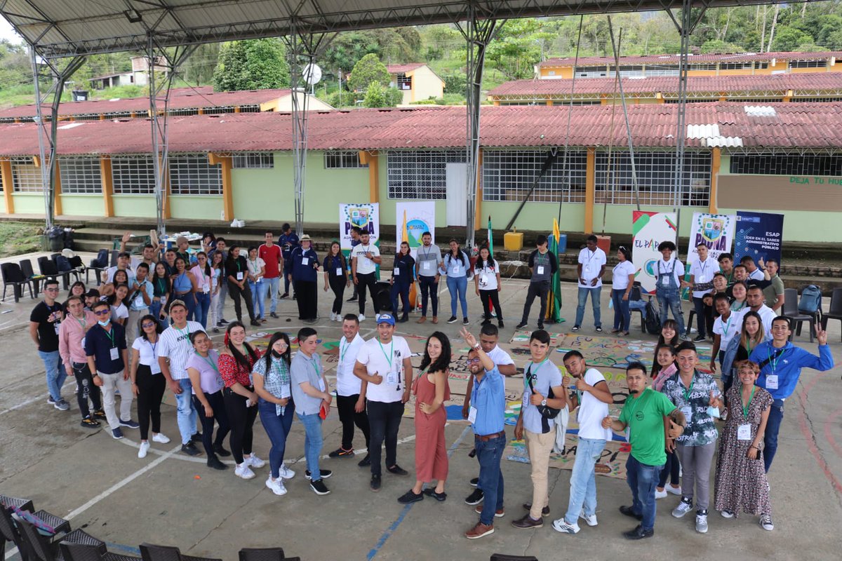 PaunaBoy's tweet photo. Finaliza con éxito el 1er encuentro de consejeros de juventud del occidente de Boyacá
Este fin de semana los recién posesionados consejeros y consejeras municipales de juventud de los 16 municipios de la provincia de Occidente de Boyacá. https://t.co/4TVp1HRGHX