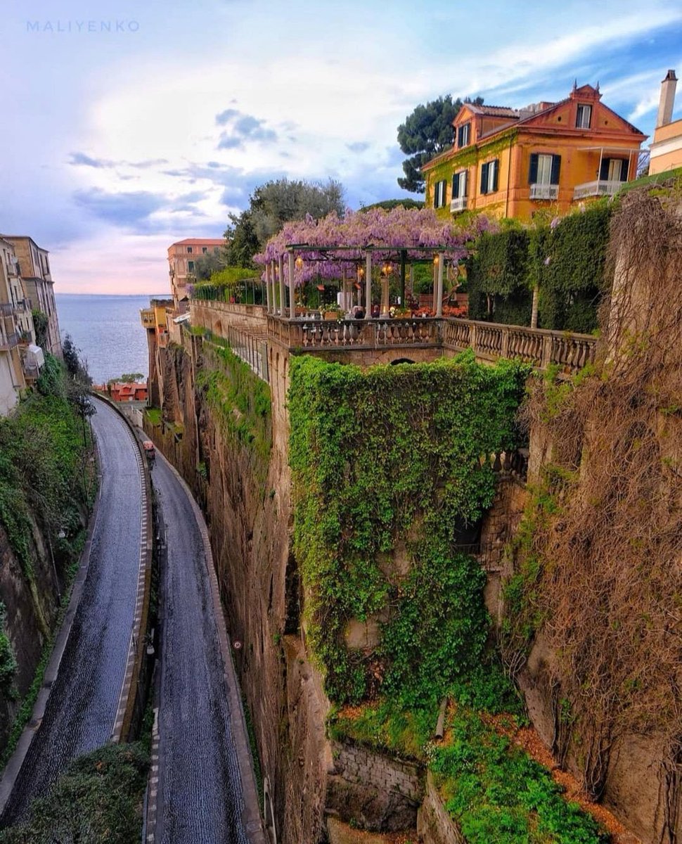 Viisualarts's tweet photo. Sorento, Italy 🇮🇹 https://t.co/3rbhikyzwQ