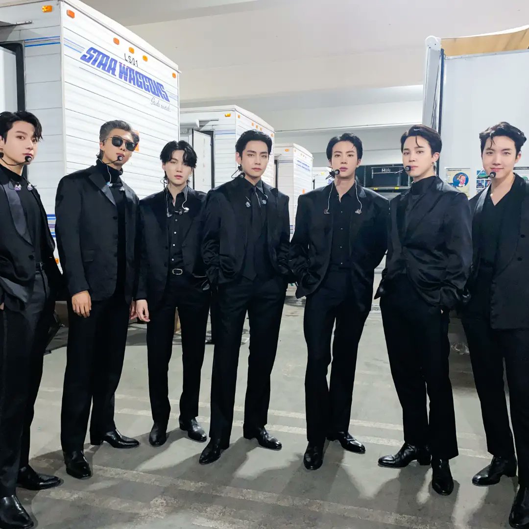 SharnilaS's tweet photo. BTS 
THEY WON SUCCESS 
THEY WON RESPECT 
THEY WON LOVE 
THEY WON ARMY'S 
THEY DONT NEED AWARD INFACT AWARD NEED THEM 💜
#bts 
#BTSARMY 
@BTS_twt Proud of you 💜 https://t.co/pEaXl2QrHv