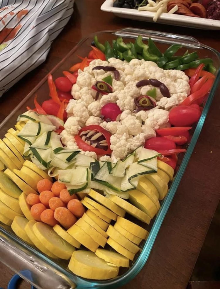 stephenkingdom_'s tweet photo. If someone could bring this to my next get-together, that would be doooooope https://t.co/1OhZ9CEvMq