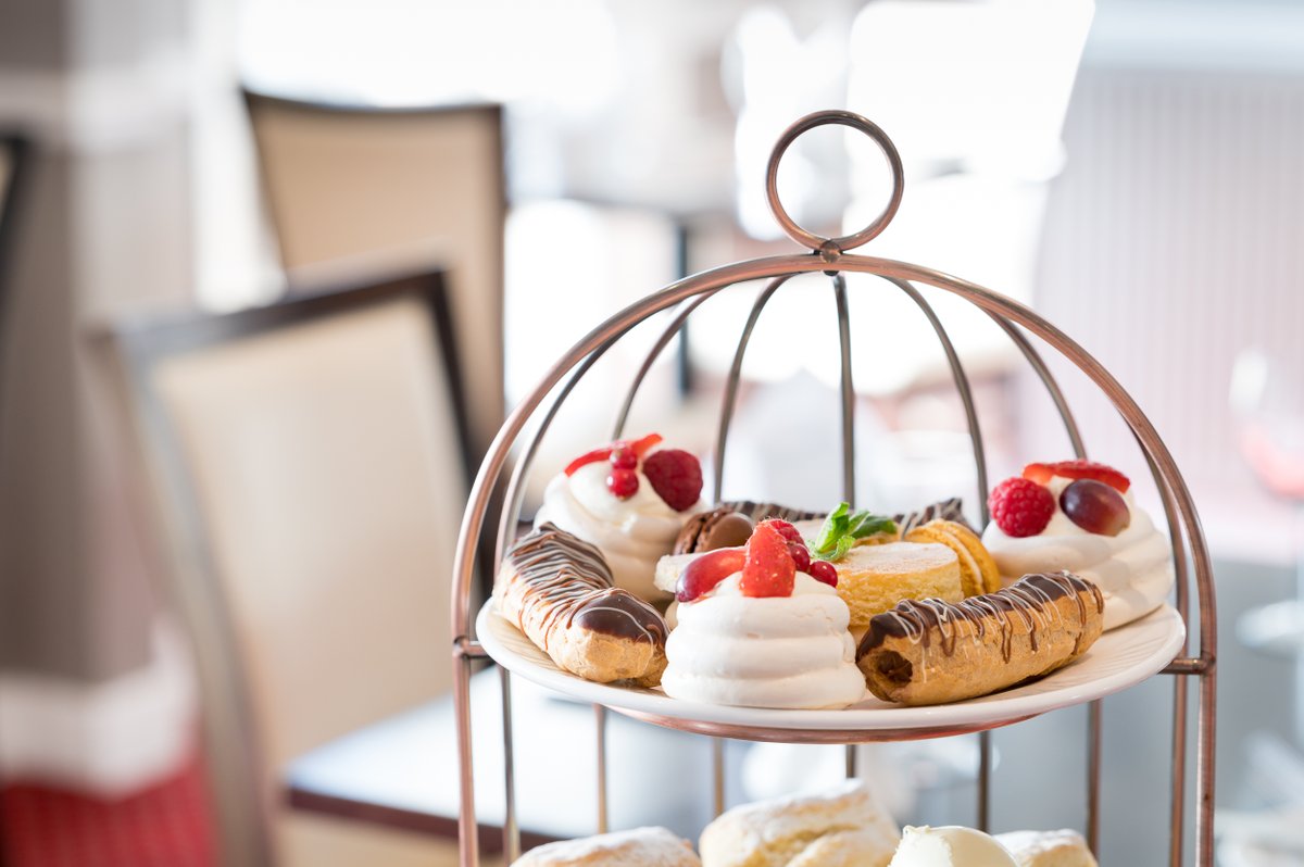 We carrot wait for Easter! 🐰 

Hop on over and book our special Easter Lunch 17th April or dine on fluffy scones with our 3 tier Afternoon tea.

Call 01395 224488 to book
see our menu bit.ly/3J65BOT