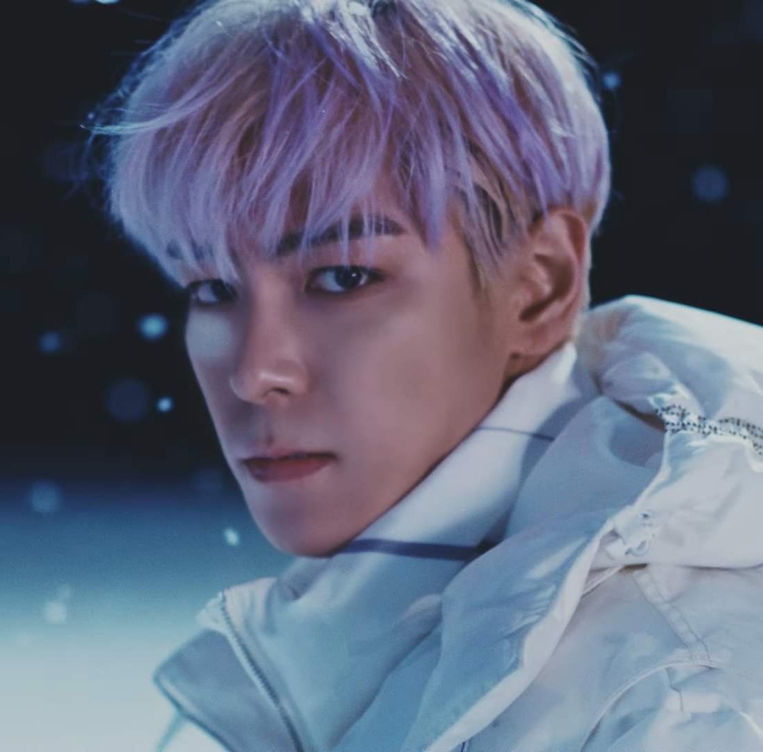 bigunitybang's tweet photo. No es una canción de ritmo explosivo, escenografías y vestuarios extravagantes, no es una canción de fiesta y trends, no es un regreso para competir, no es un regreso para nadie más que para #BIGBANG mismo y para VIP.

#BIGBANG_StillLife @YG_GlobalVIP https://t.co/1Q4VSfMeSu