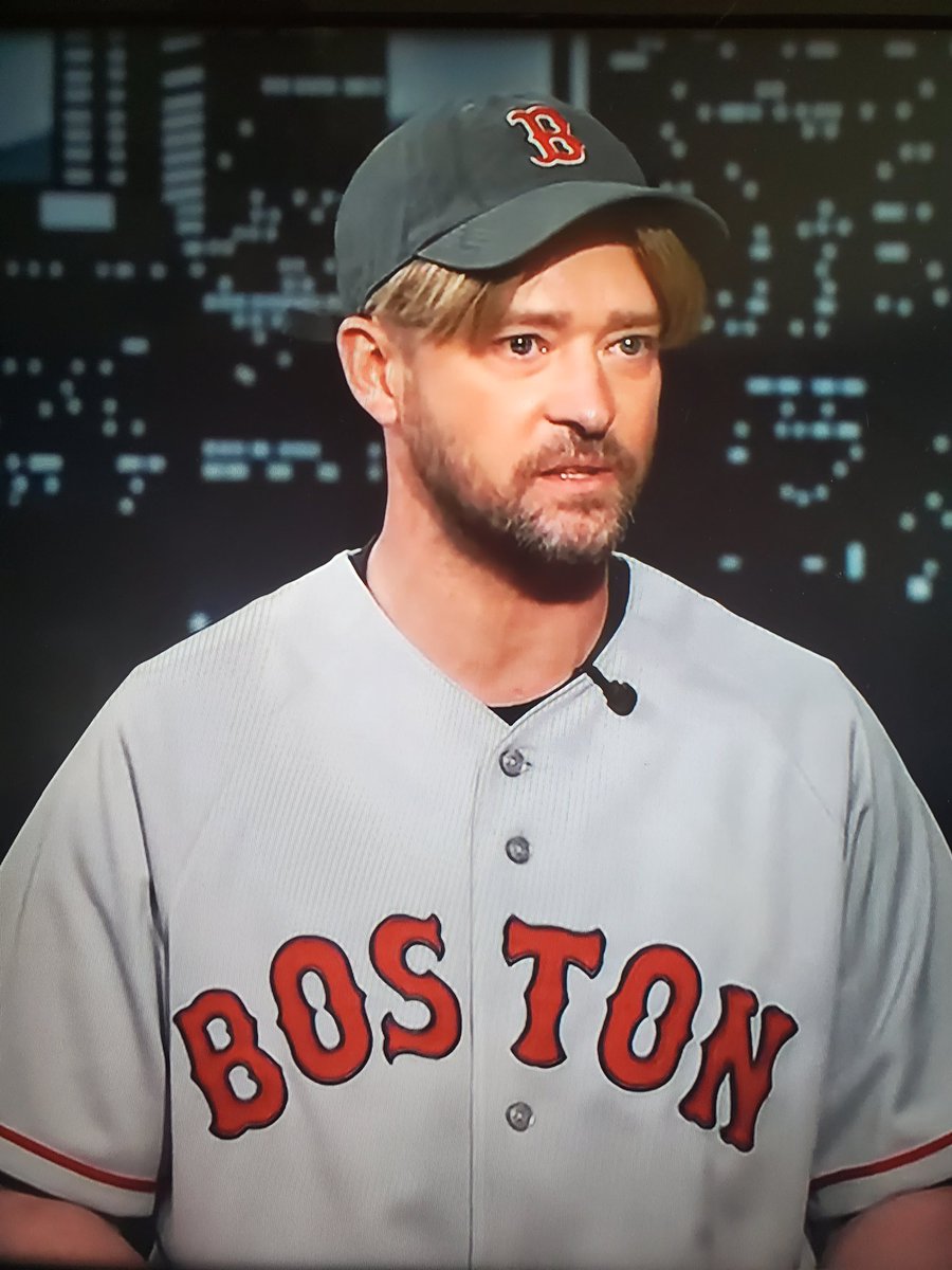 Tiger_Silly87's tweet photo. @jtimberlake cosplaying as @RealMattDamon looks like a young Steve Buscemi as a GoPuff delivery guy https://t.co/B5bpvPto6d