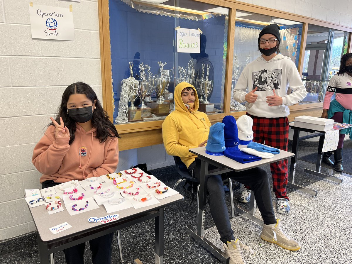 _LandstownDECA's tweet photo. Student Business Expo is a success! @LandstownEagles https://t.co/50oKxgdlWQ