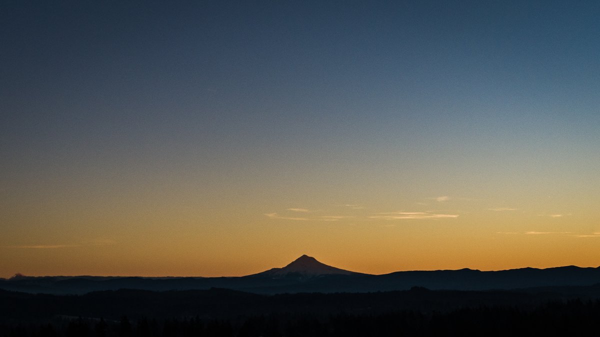 AdjustedPhoto's tweet photo. @Chris_ik_photos Sunrise, Mount Hood - Oregon https://t.co/yJNbGfgeyZ