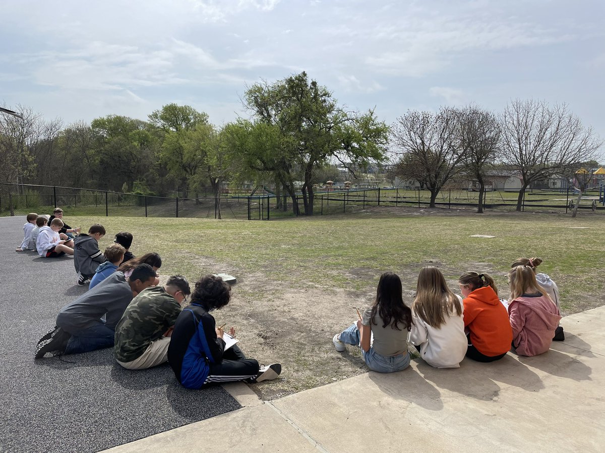 MrsClarkDobbs's tweet photo. Beautiful day to observe biotic &amp; abiotic factors in our ecosystem🌎 https://t.co/lWYoQKVFGO