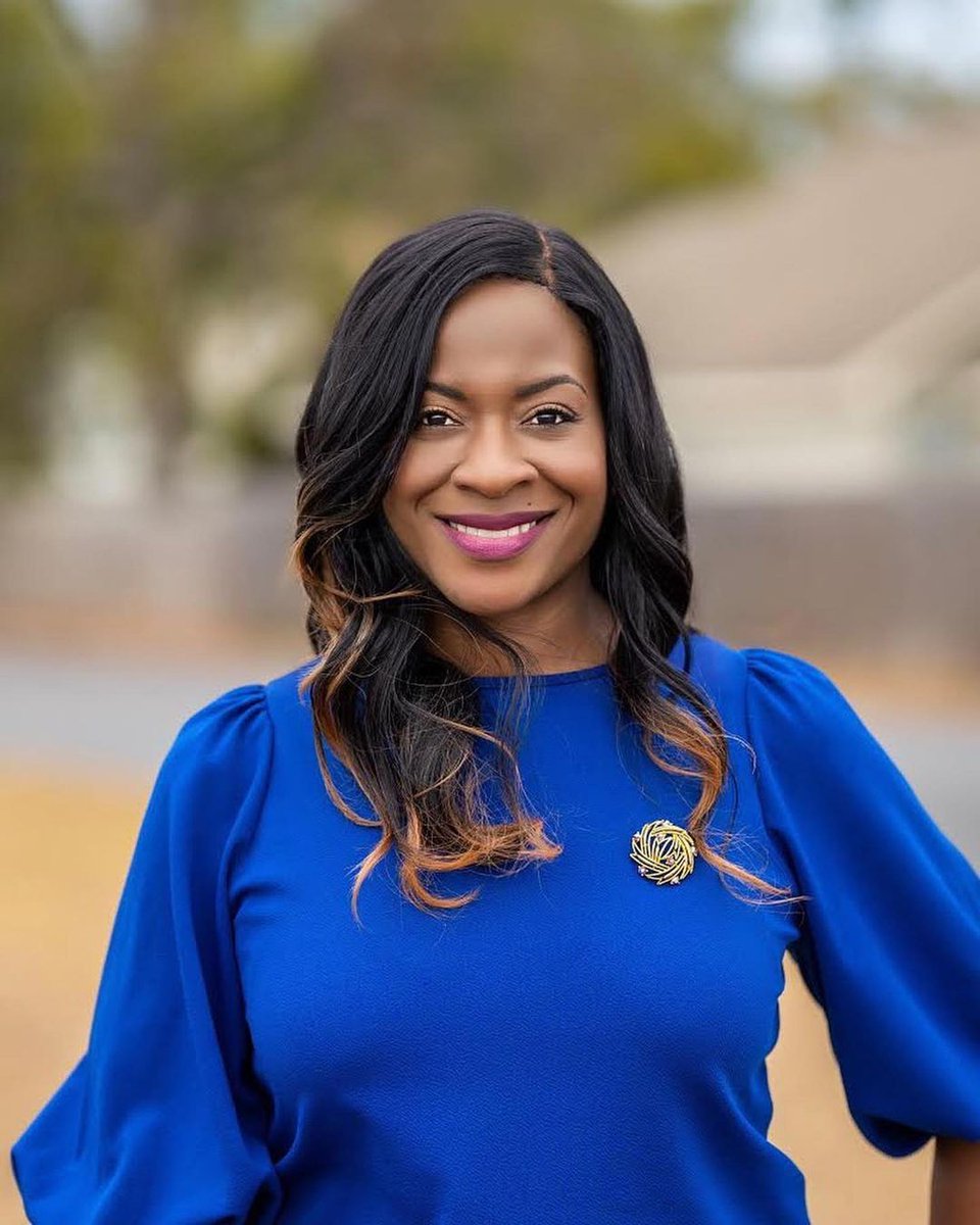 FortisCollege's tweet photo. Meet Antonia Fornéy, the senior director of Career Services at Fortis Institute Pensacola (FL):

👩‍💻: Guides students through the job search process.
✈️: Enjoys traveling, going to the 🏖️ and spending time with family and friends. https://t.co/jZOEl0so4G