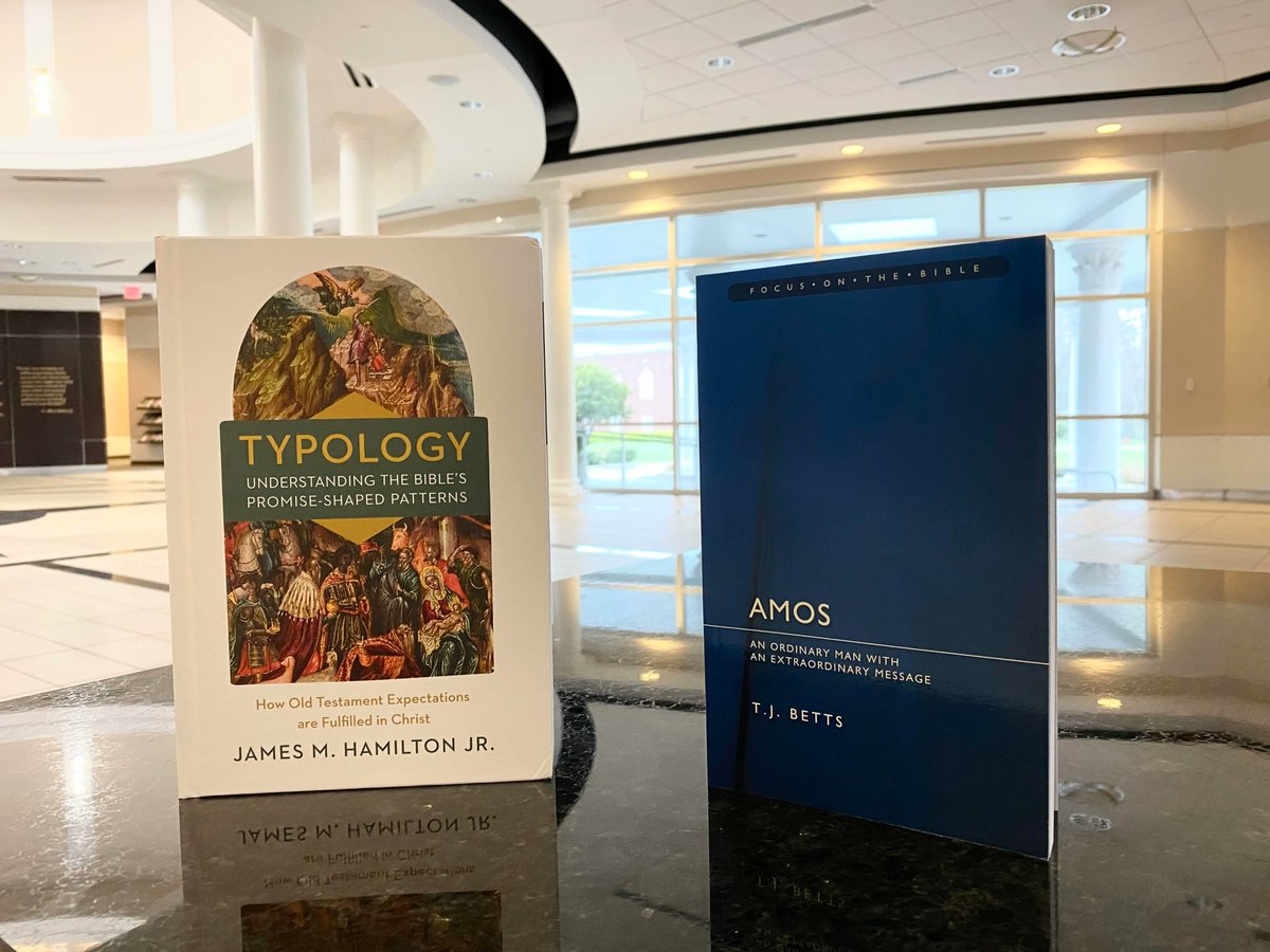 The #SBTSMadness finale tips off tonight - but we don't like waiting to give stuff away.

RT this post for a chance to win BOTH books in the championship. And don't forget to sign-up to win our faculty library! (link in our bio)