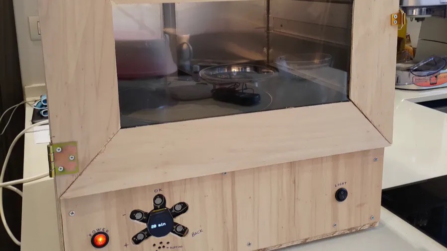 arduino's tweet image. The winner of this year's #ArduinoCloudGames contest, Bakerino is a 'dough-it-yourself' leavening chamber based on the Oplà IoT Kit: create.arduino.cc/projecthub/nes…