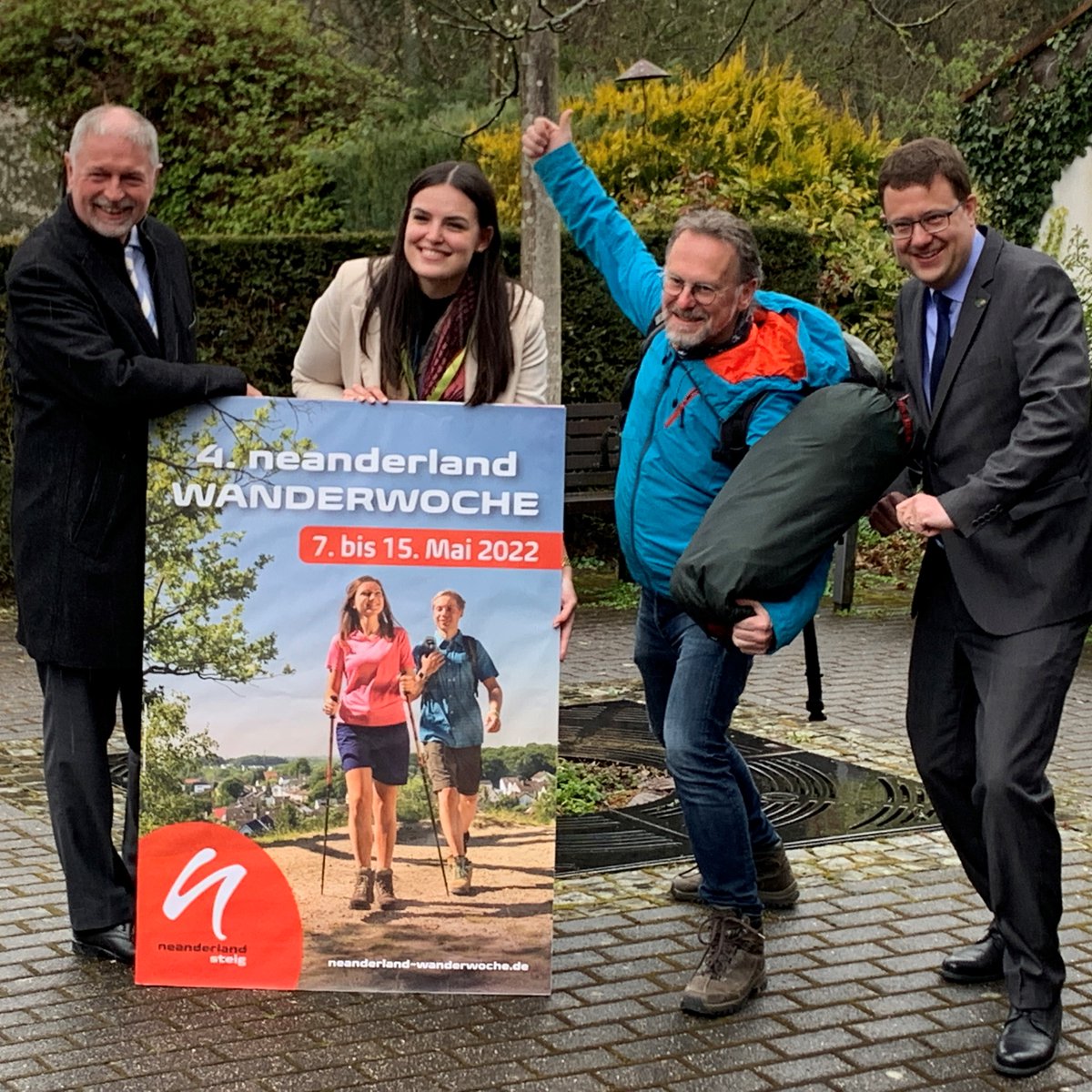 KreisMettmann's tweet photo. Vom 7. bis 15. Mai findet zum vierten Mal die beliebte #neanderland #WANDERWOCHE statt.
Das volle Programm gibt es hier: https://t.co/Y0eu9OX3lx
#wandern #kreismettmann https://t.co/qS2ocoIP08